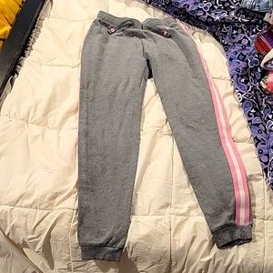 Sketches girls grey sweatpants woth pink stripe. Size xl 14-16